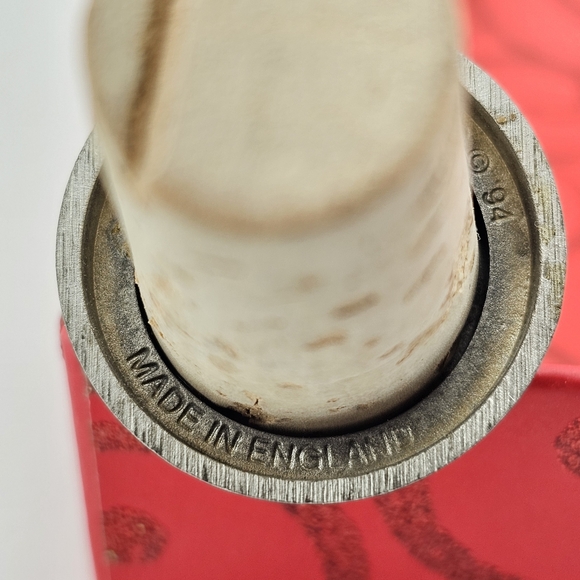 Sterling Classic 94 Female Golfer Wine Bottle Cork Stopper England Golf Barware - Picture 6 of 7